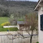 Le Roucayral , Vue Imprenable Sur St Cirq Lapopie, Deux Climatisées Casa vacanze